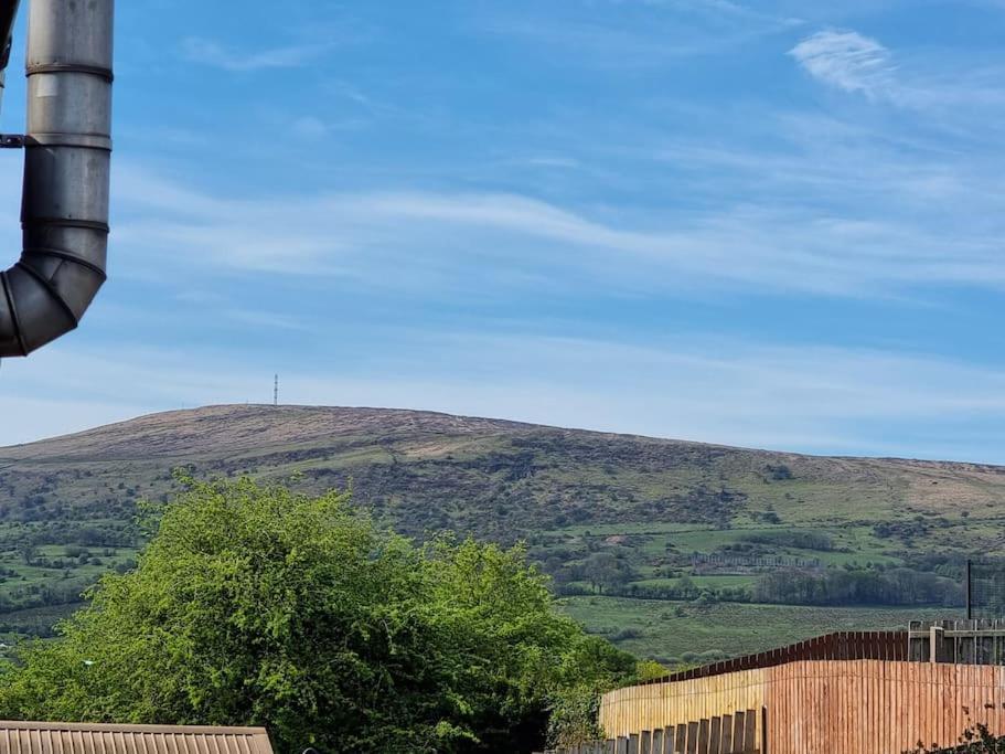 Spacious House City Skyline And Mountain Views Close Too Belfast Centre And Airports Free Parking Dış mekan fotoğraf