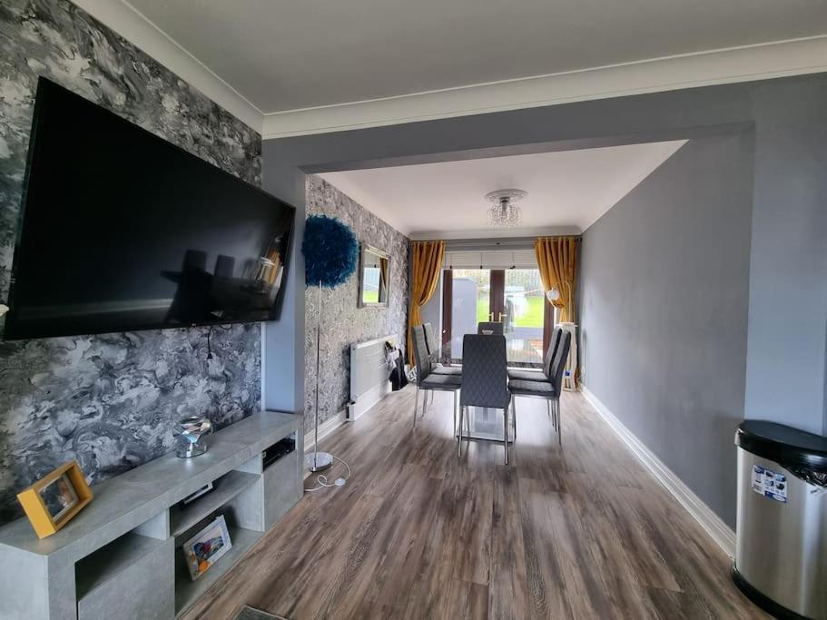 Spacious House City Skyline And Mountain Views Close Too Belfast Centre And Airports Free Parking Dış mekan fotoğraf