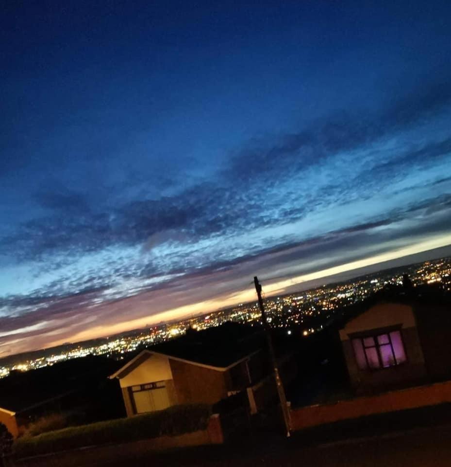 Spacious House City Skyline And Mountain Views Close Too Belfast Centre And Airports Free Parking Dış mekan fotoğraf